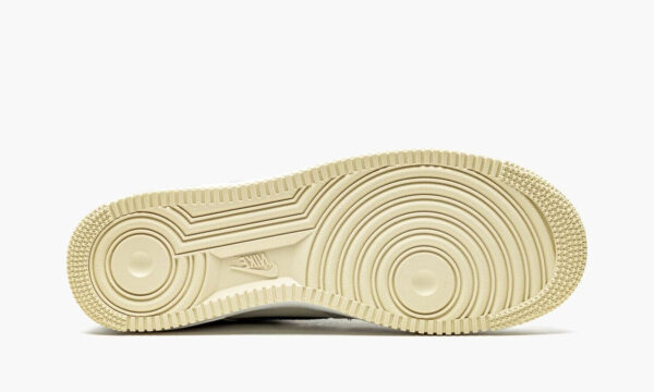 Nike AirForce 1 LOW Undefeated - 5 on it - Image 4