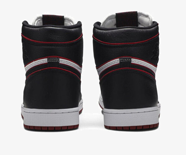 Air Jordan 1 Retro High - Bloodline - Image 3