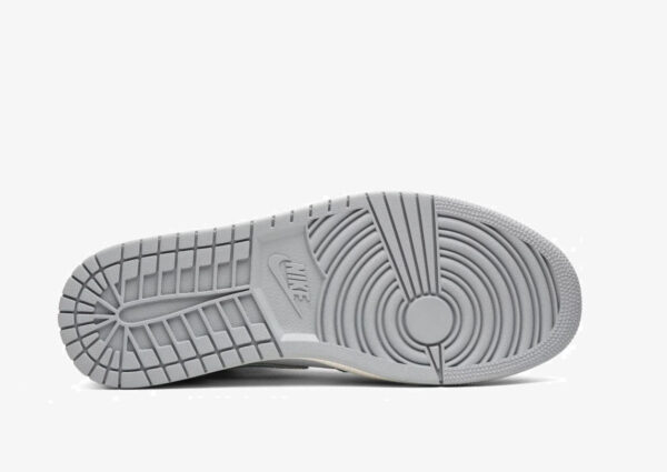 Air Jordan 1 Retro High - Turbo Green - Image 4