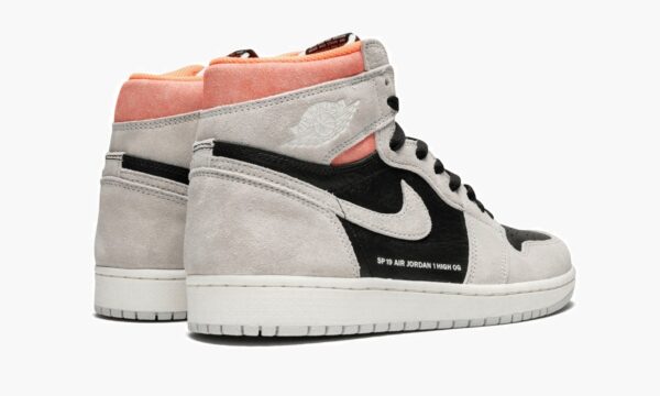Air Jordan 1 Retro High OG Neutral Grey Hyper Crimson - Image 3